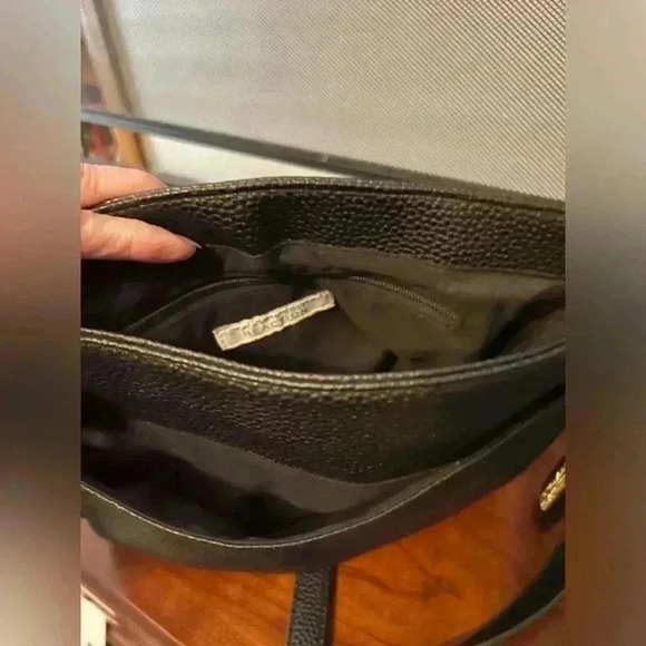 Kenneth Cole Reaction leather shoulder bag, gold accents - Picture 11 of 11